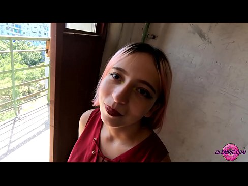 ❤️ Ikasle sentsuak arrotz bat zurrupatzen du kanpoaldean - Cum On His Face Sluts %eu.3dhentaix.ruan